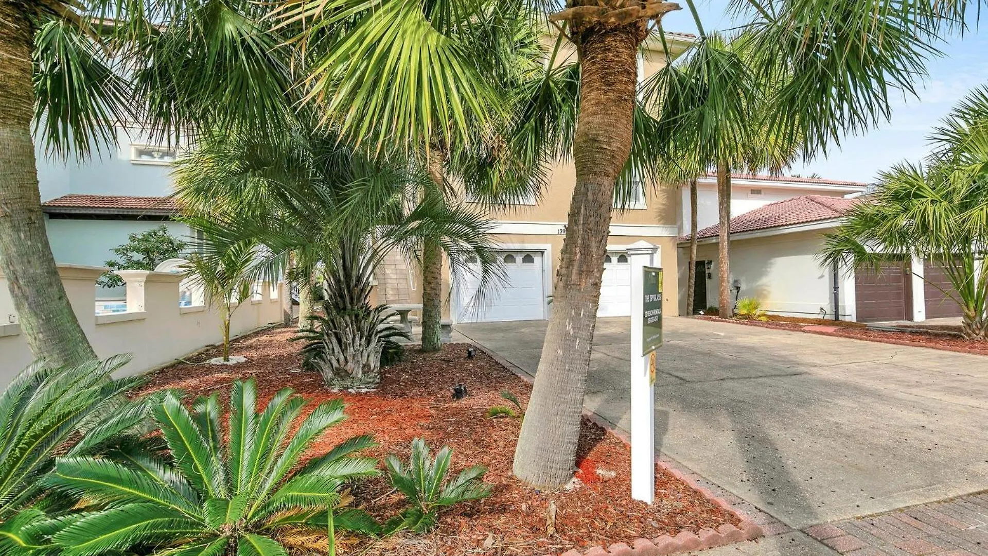 The Spyglass A 5 Bed 3 Bath House That Sleeps 14 And Just 67 Steps From The Beach Destin Holiday home