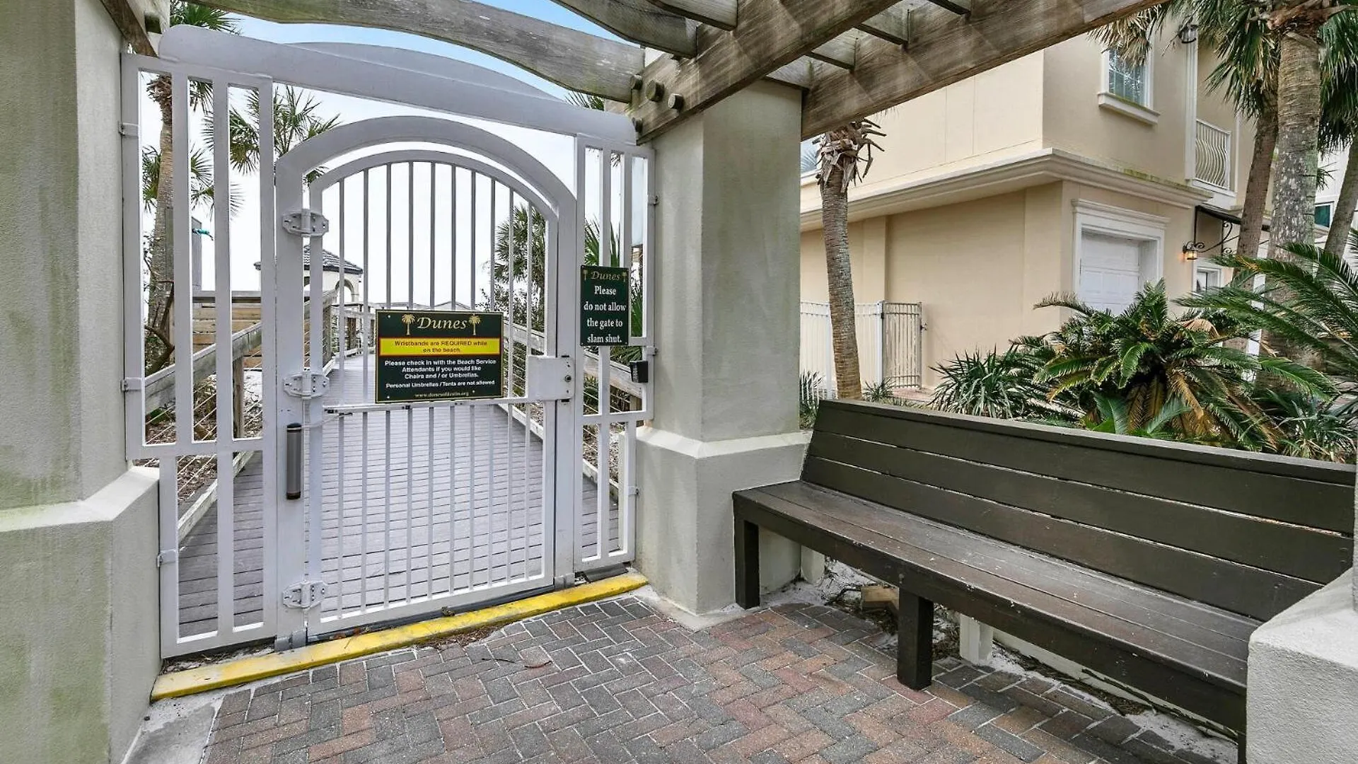 The Spyglass A 5 Bed 3 Bath House That Sleeps 14 And Just 67 Steps From The Beach Destin Holiday home
