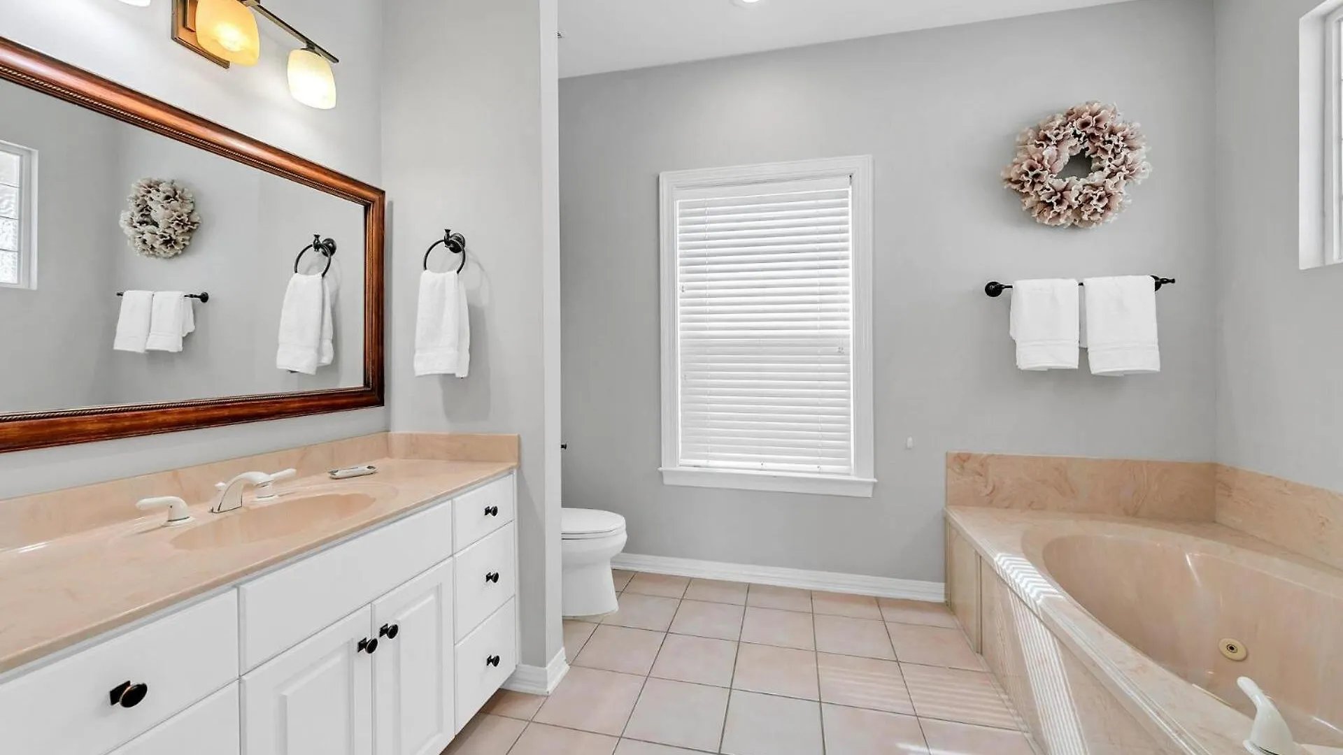 Holiday home The Spyglass A 5 Bed 3 Bath House That Sleeps 14 And Just 67 Steps From The Beach Destin