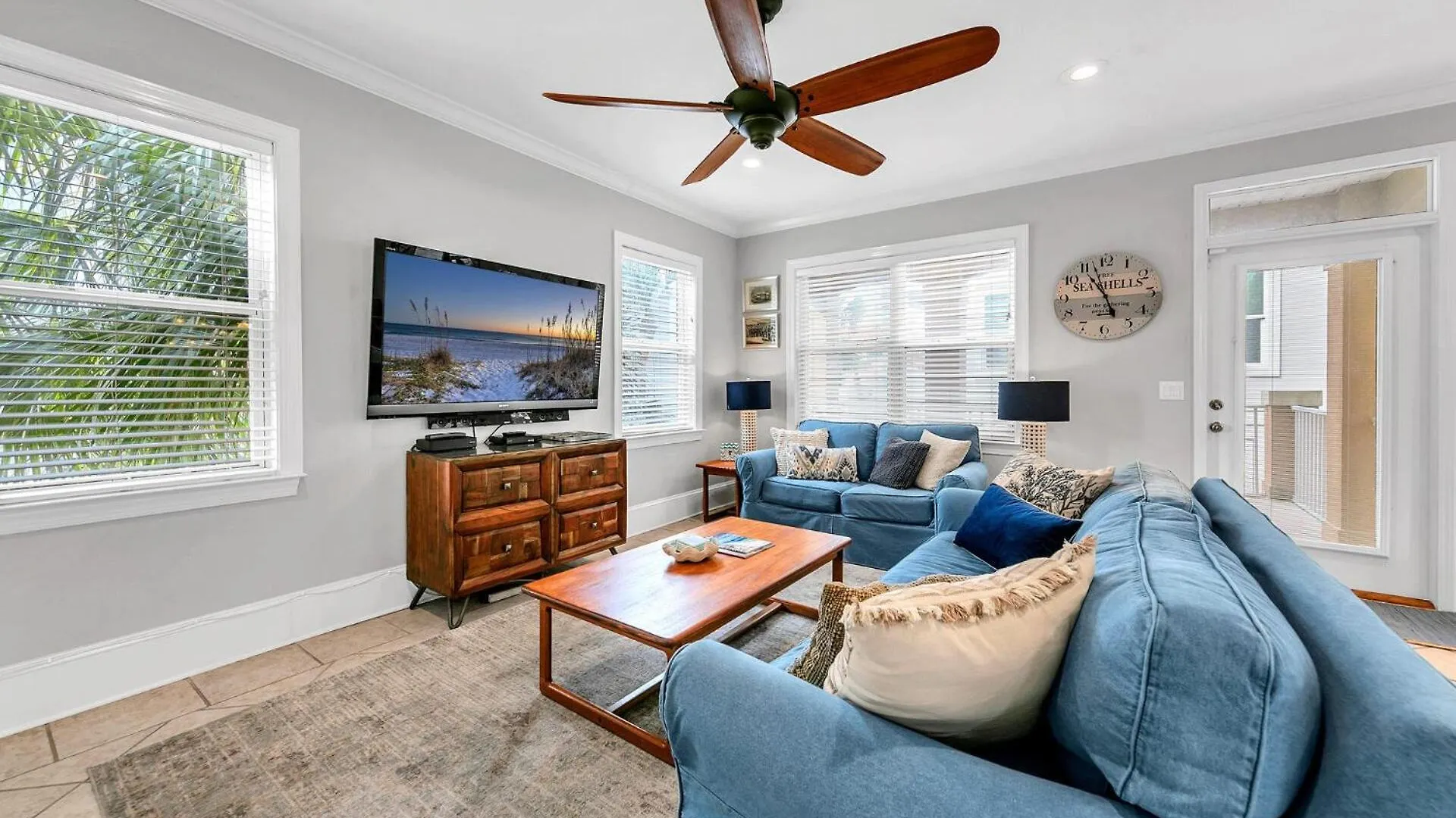 The Spyglass A 5 Bed 3 Bath House That Sleeps 14 And Just 67 Steps From The Beach Destin
